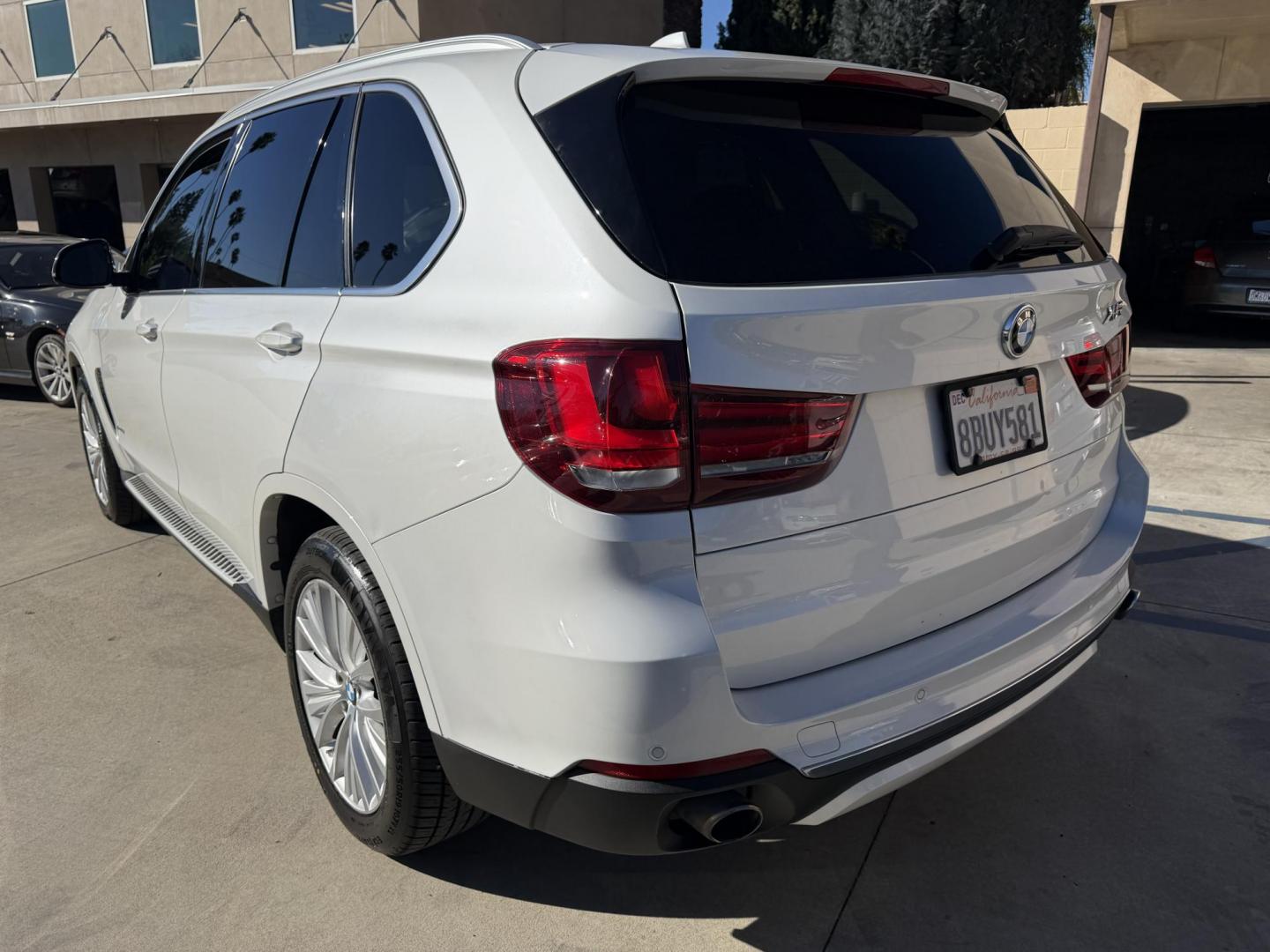 2016 Alpine White /Black BMW X5 xDrive35i (5UXKR0C59G0) with an 3.0L L6 DOHC 24V engine, 8A transmission, located at 30 S. Berkeley Avenue, Pasadena, CA, 91107, (626) 248-7567, 34.145447, -118.109398 - 2016 BMW X5 – White – VIN: 5UXKR0C59G0P24798 Luxury SUV with In-House Financing Available – Crown City Motors, Pasadena If you’re searching for a luxury SUV with bad credit financing, this white 2016 BMW X5 is a standout option. Available now at Crown City Motors in Pasadena, this prem - Photo#11