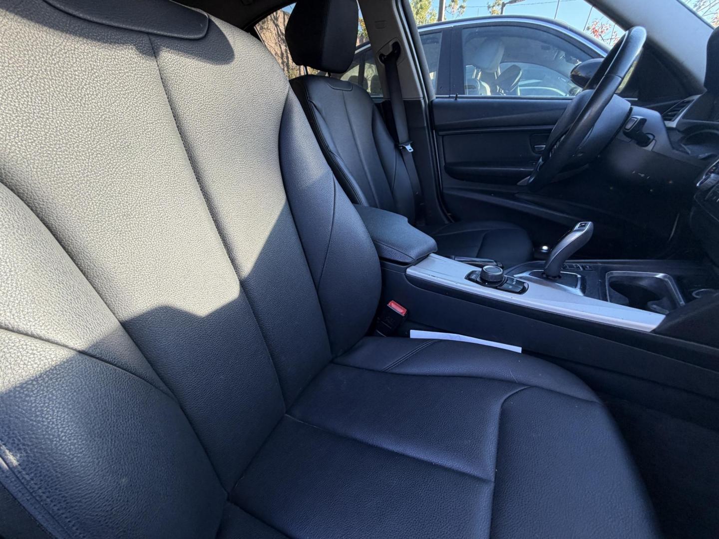 2015 Alpine White /Black BMW 3-Series 320i Sedan (WBA3B1C53FK) with an 2.0L L4 DOHC 16V engine, 8-Speed Automatic transmission, located at 30 S. Berkeley Avenue, Pasadena, CA, 91107, (626) 248-7567, 34.145447, -118.109398 - BMW 3 Series Sedan – VIN: WBA3B1C53FK136377 Luxury Sport Sedan with Buy Here Pay Here Financing – Crown City Motors, Pasadena If you’re searching for a BMW 3 Series with bad credit financing, this vehicle is an excellent opportunity to own a luxury sport sedan with real in-house approval - Photo#16