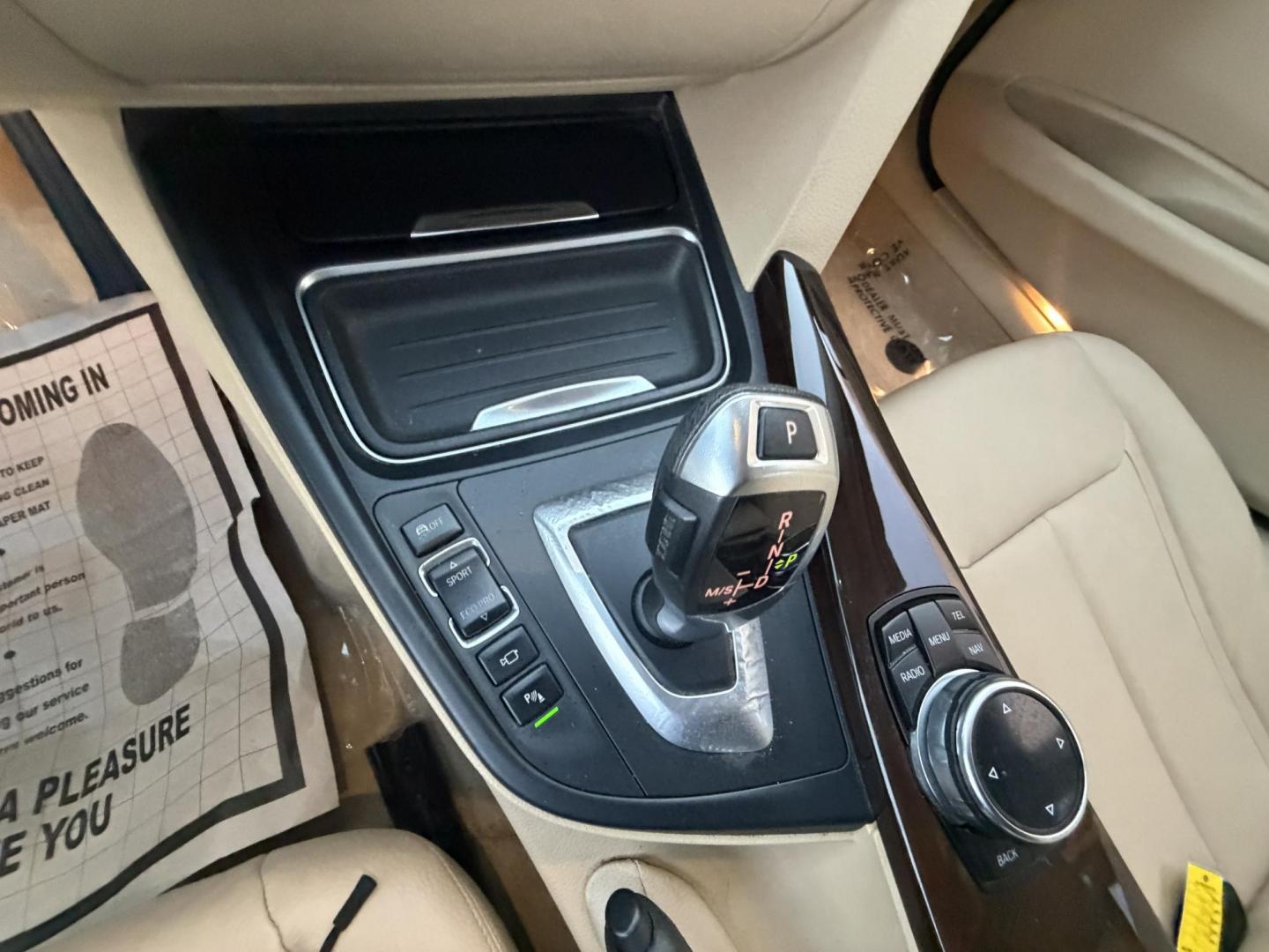 2014 Black /BEIGE BMW 3-Series 328i Sedan (WBA3C1C58EK) with an 2.0L L4 DOHC 16V engine, located at 30 S. Berkeley Avenue, Pasadena, CA, 91107, (626) 248-7567, 34.145447, -118.109398 - Crown City Motors is a used “Buy Here Pay Here” car dealer in Pasadena CA. “Buy Here Pay Here” financing, means that when you purchase your vehicle from our dealership, that you make the payments to the dealership as well. We do not need the banks approval to get you approved for a used auto - Photo#27