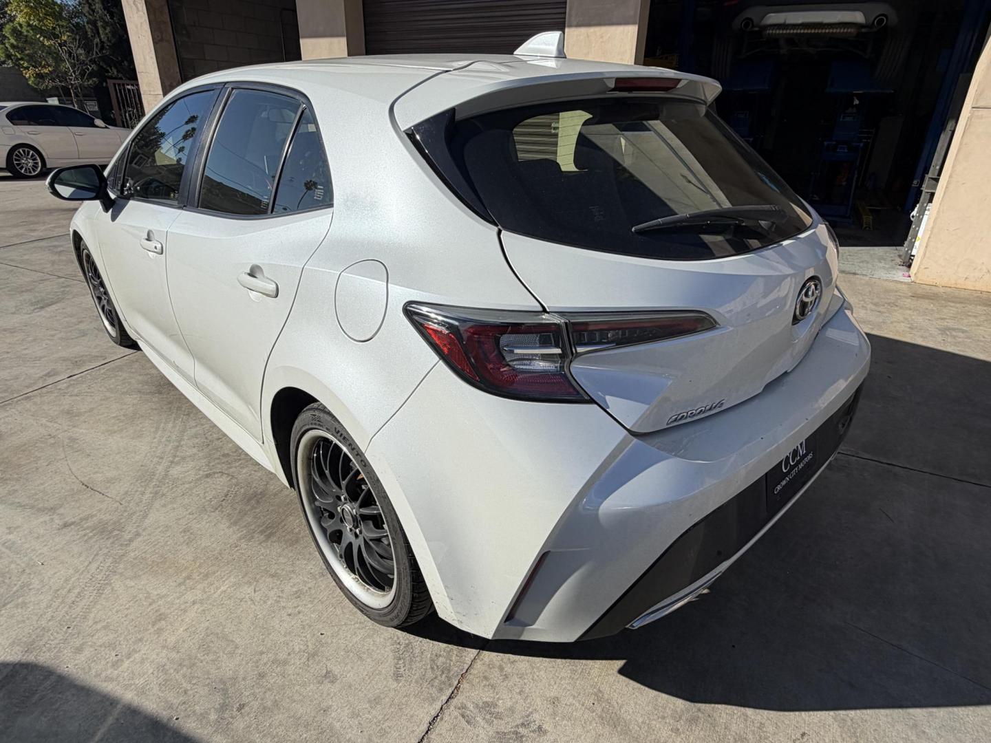 2019 White /BLACK Toyota Corolla L CVT (JTNK4RBE1K3) with an 1.8L L4 DOHC 16V engine, CVT transmission, located at 30 S. Berkeley Avenue, Pasadena, CA, 91107, (626) 248-7567, 34.145447, -118.109398 - Crown City Motors is a used “Buy Here Pay Here” car dealer in Pasadena CA. “Buy Here Pay Here” financing, means that when you purchase your vehicle from our dealership, that you make the payments to the dealership as well. We do not need the banks approval to get you approved for a used auto - Photo#2