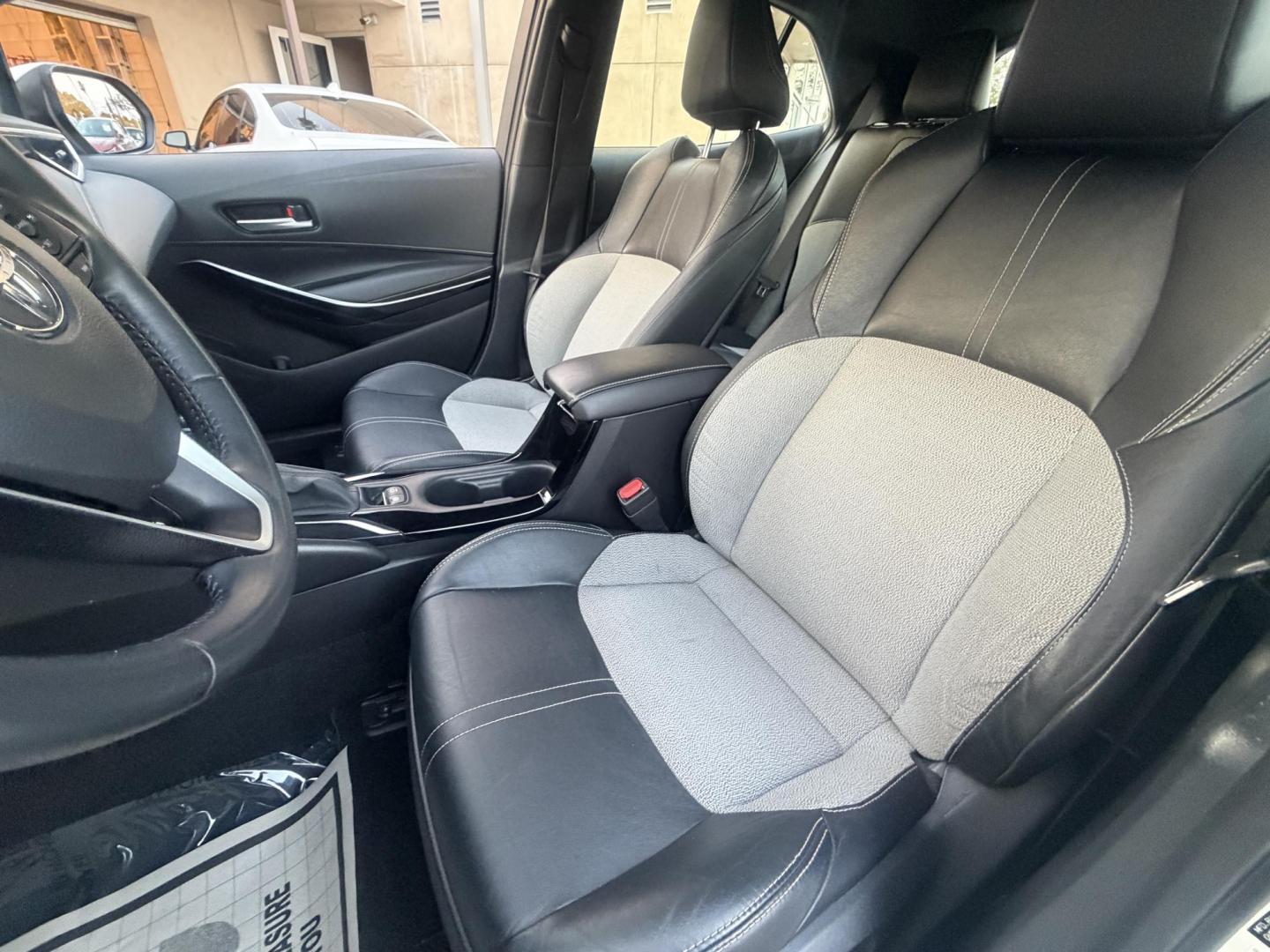 2019 White /BLACK Toyota Corolla L CVT (JTNK4RBE1K3) with an 1.8L L4 DOHC 16V engine, CVT transmission, located at 30 S. Berkeley Avenue, Pasadena, CA, 91107, (626) 248-7567, 34.145447, -118.109398 - Crown City Motors is a used “Buy Here Pay Here” car dealer in Pasadena CA. “Buy Here Pay Here” financing, means that when you purchase your vehicle from our dealership, that you make the payments to the dealership as well. We do not need the banks approval to get you approved for a used auto - Photo#15