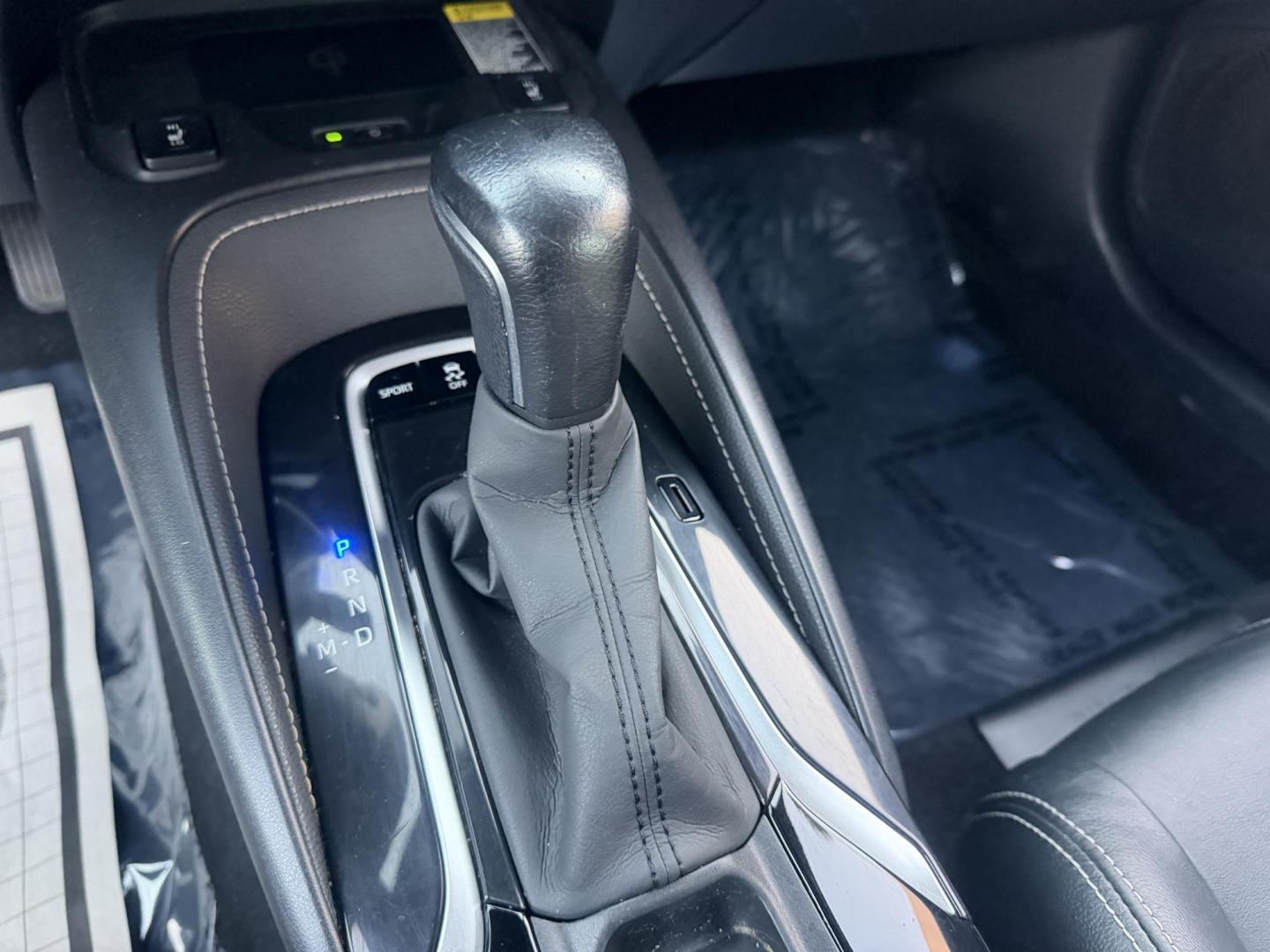 2019 White /BLACK Toyota Corolla L CVT (JTNK4RBE1K3) with an 1.8L L4 DOHC 16V engine, CVT transmission, located at 30 S. Berkeley Avenue, Pasadena, CA, 91107, (626) 248-7567, 34.145447, -118.109398 - Crown City Motors is a used “Buy Here Pay Here” car dealer in Pasadena CA. “Buy Here Pay Here” financing, means that when you purchase your vehicle from our dealership, that you make the payments to the dealership as well. We do not need the banks approval to get you approved for a used auto - Photo#19