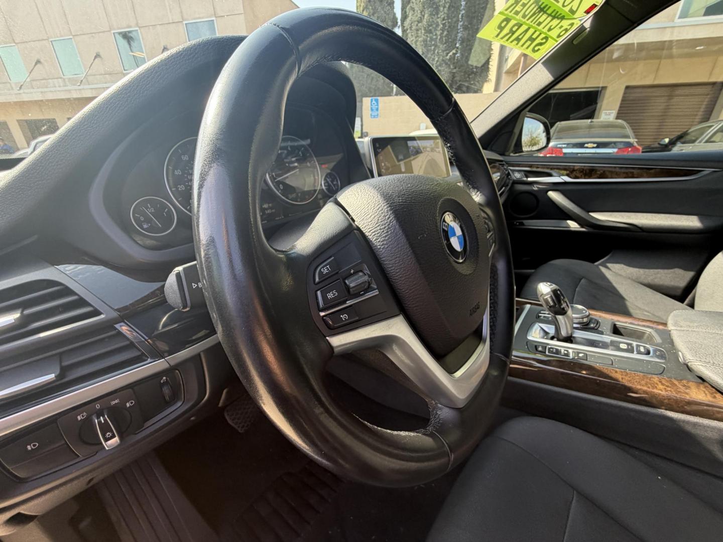 2017 BMW X5 sDrive35i (5UXKR2C56H0) with an 3.0L L6 DOHC 24V engine, 8A transmission, located at 30 S. Berkeley Avenue, Pasadena, CA, 91107, (626) 248-7567, 34.145447, -118.109398 - Photo#9