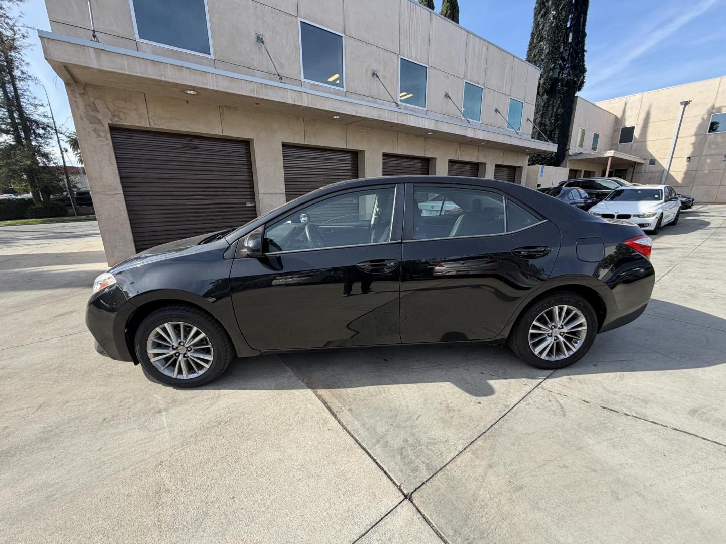 2014 Space Gray Metallic /BLACK Toyota Corolla L 4-Speed AT (2T1BURHE3EC) with an 1.8L L4 DOHC 16V engine, 4-Speed Automatic transmission, located at 30 S. Berkeley Avenue, Pasadena, CA, 91107, (626) 248-7567, 34.145447, -118.109398 - Crown City Motors is a used “Buy Here Pay Here” car dealer in Pasadena CA. “Buy Here Pay Here” financing, means that when you purchase your vehicle from our dealership, that you make the payments to the dealership as well. We do not need the banks approval to get you approved for a used au - Photo#1