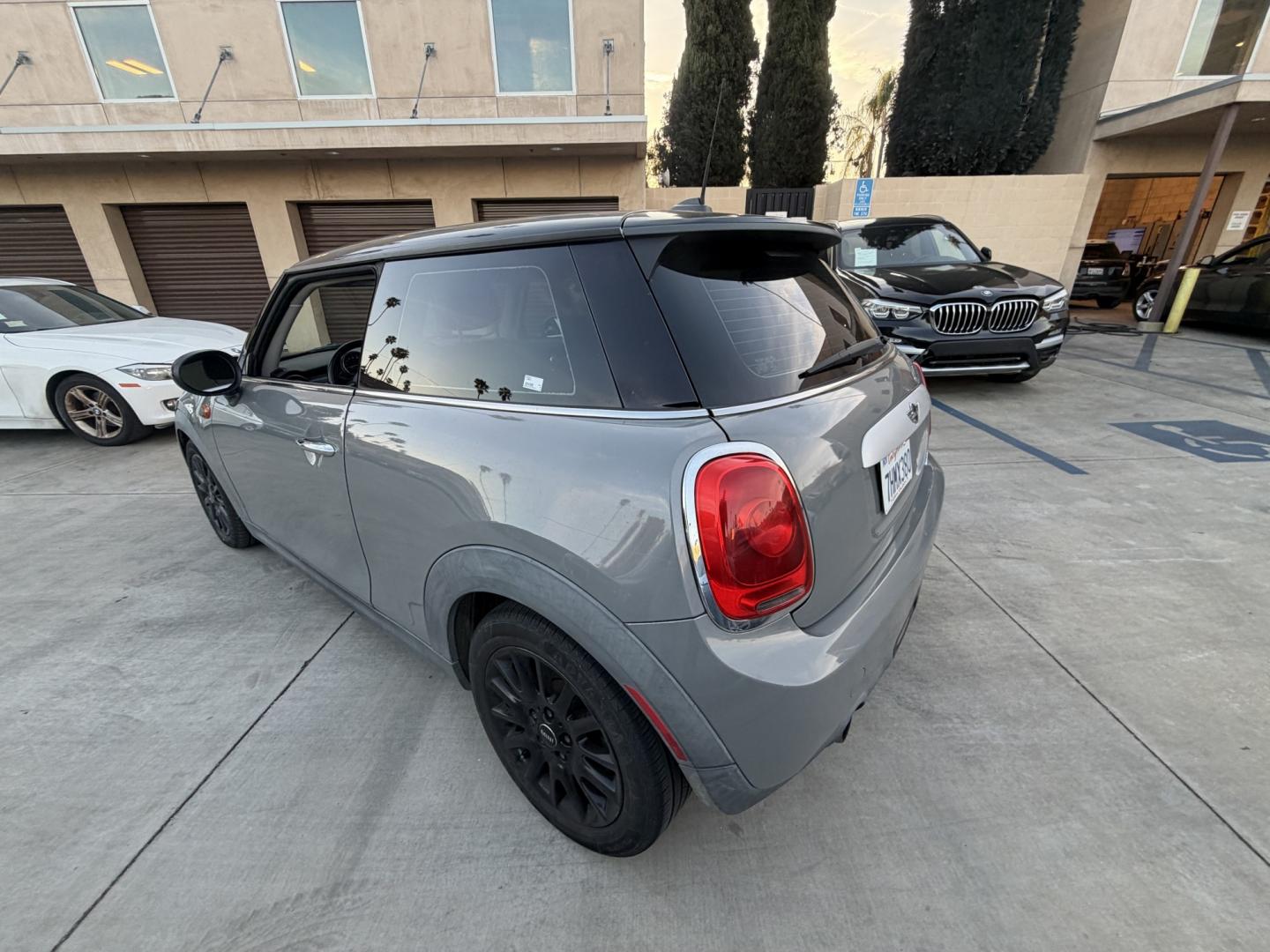 2015 Gray metallic /Black Mini Cooper Base (WMWXM5C58FT) with an 1.6L L4 DOHC 16V TURBO engine, located at 30 S. Berkeley Avenue, Pasadena, CA, 91107, (626) 248-7567, 34.145447, -118.109398 - 2015 MINI Cooper S Hardtop – Buy Here Pay Here Financing Available in Pasadena VIN: WMWXM5C58FT938517 Looking for a reliable vehicle with easy financing in Pasadena? At Crown City Motors, we specialize in Buy Here Pay Here financing, helping customers get approved even if they have bad credi - Photo#4