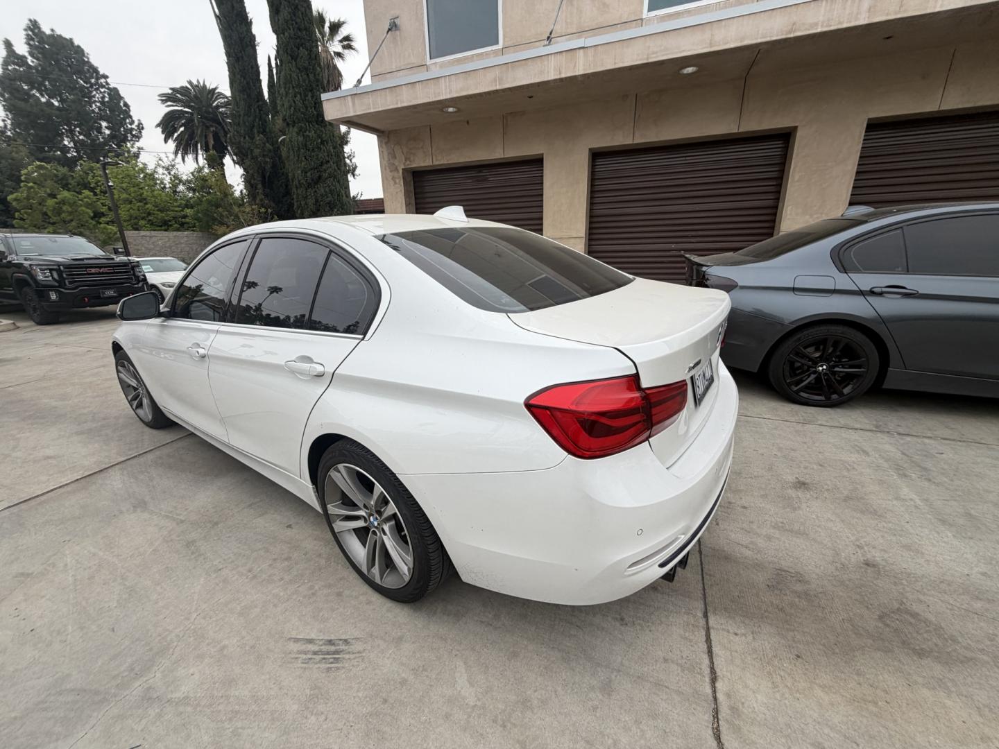 2017 BMW 3-Series 330i xDrive SULEV Sedan (WBA8D9G37HN) with an 3.0L L6 DOHC 24V engine, 8A transmission, located at 30 S. Berkeley Avenue, Pasadena, CA, 91107, (626) 248-7567, 34.145447, -118.109398 - Photo#2