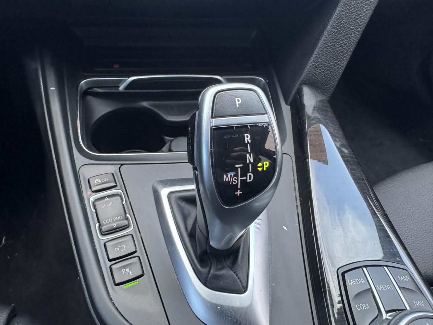 2017 BMW 3-Series 330i xDrive SULEV Sedan (WBA8D9G37HN) with an 3.0L L6 DOHC 24V engine, 8A transmission, located at 30 S. Berkeley Avenue, Pasadena, CA, 91107, (626) 248-7567, 34.145447, -118.109398- Photo#15