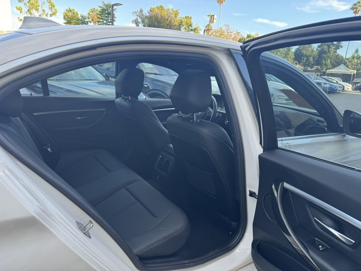 2017 BMW 3-Series 330i xDrive SULEV Sedan (WBA8D9G37HN) with an 3.0L L6 DOHC 24V engine, 8A transmission, located at 30 S. Berkeley Avenue, Pasadena, CA, 91107, (626) 248-7567, 34.145447, -118.109398- Photo#27