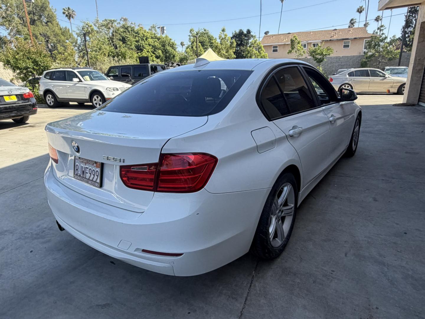 2014 Alpine White /Black BMW 3-Series 328i Sedan (WBA3C1C51EK) with an 2.0L L4 DOHC 16V engine, Automatic transmission, located at 30 S. Berkeley Avenue, Pasadena, CA, 91107, (626) 248-7567, 34.145447, -118.109398 - Drive a 2014 BMW 3 Series Today – Luxury, Performance & Easy Financing at Crown City Motors If you’re looking for a vehicle that perfectly blends luxury, performance, and everyday reliability, this 2014 BMW 3 Series is exactly what you need. Known worldwide for its engineering excellence, the - Photo#5