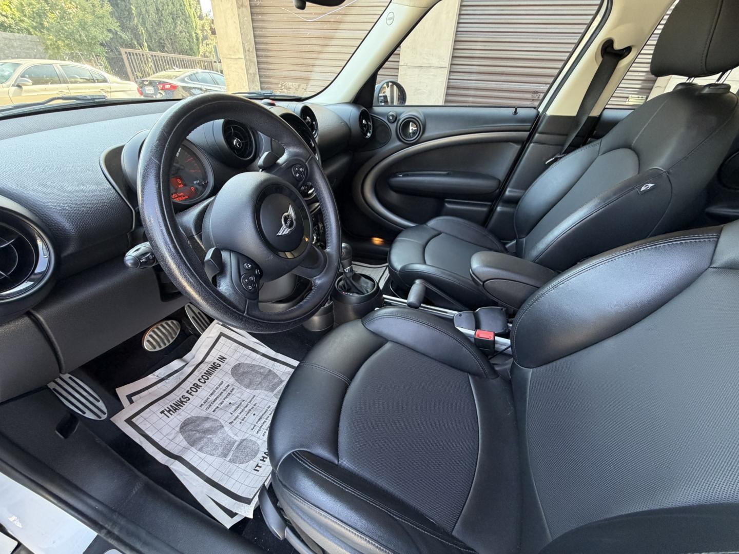 2015 White /BLACK Mini Countryman S (WMWZC3C5XFW) with an 1.6L L4 DOHC 16V TURBO engine, located at 30 S. Berkeley Avenue, Pasadena, CA, 91107, (626) 248-7567, 34.145447, -118.109398 - Photo#8