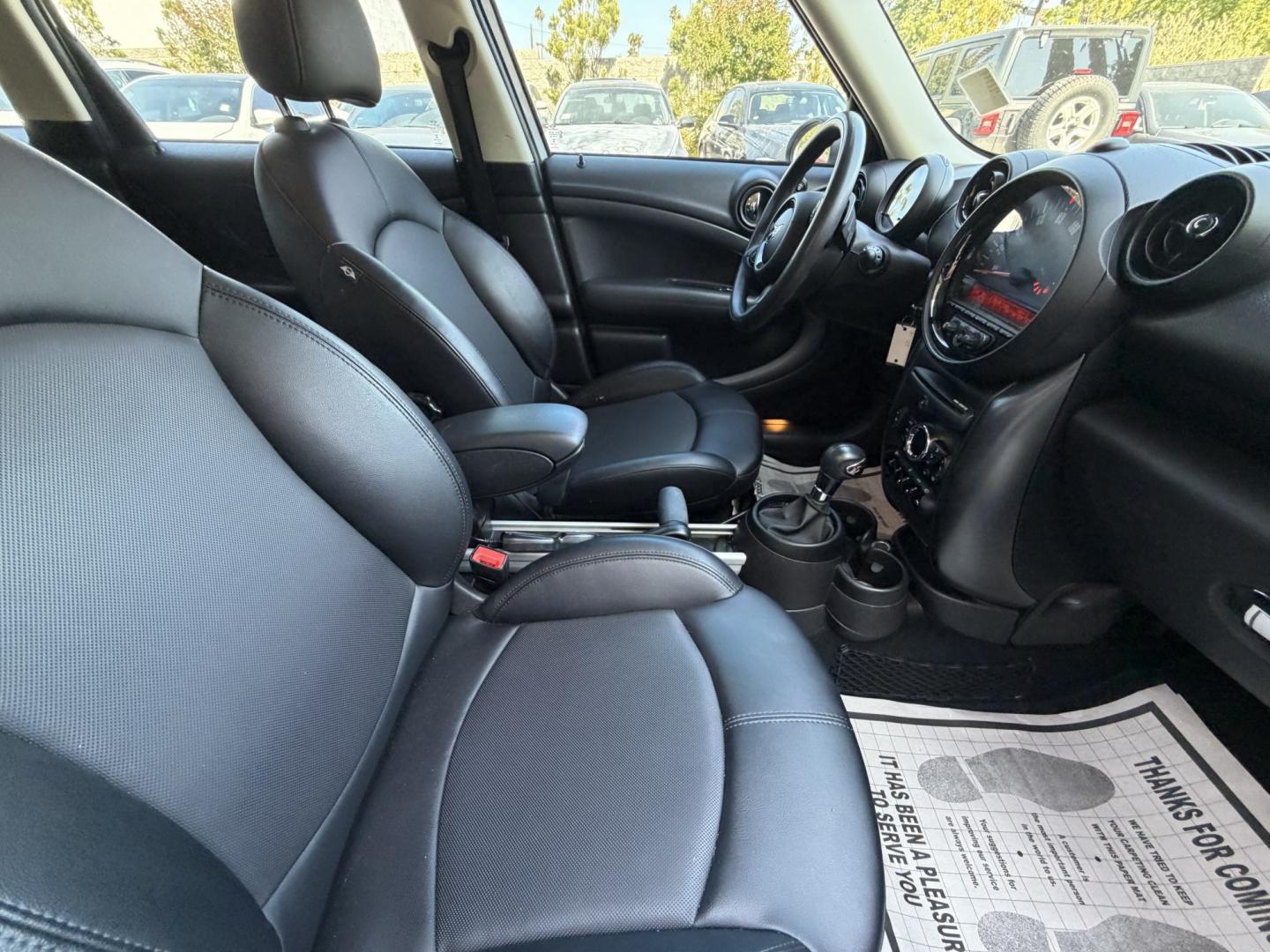 2015 White /BLACK Mini Countryman S (WMWZC3C5XFW) with an 1.6L L4 DOHC 16V TURBO engine, located at 30 S. Berkeley Avenue, Pasadena, CA, 91107, (626) 248-7567, 34.145447, -118.109398 - Photo#13