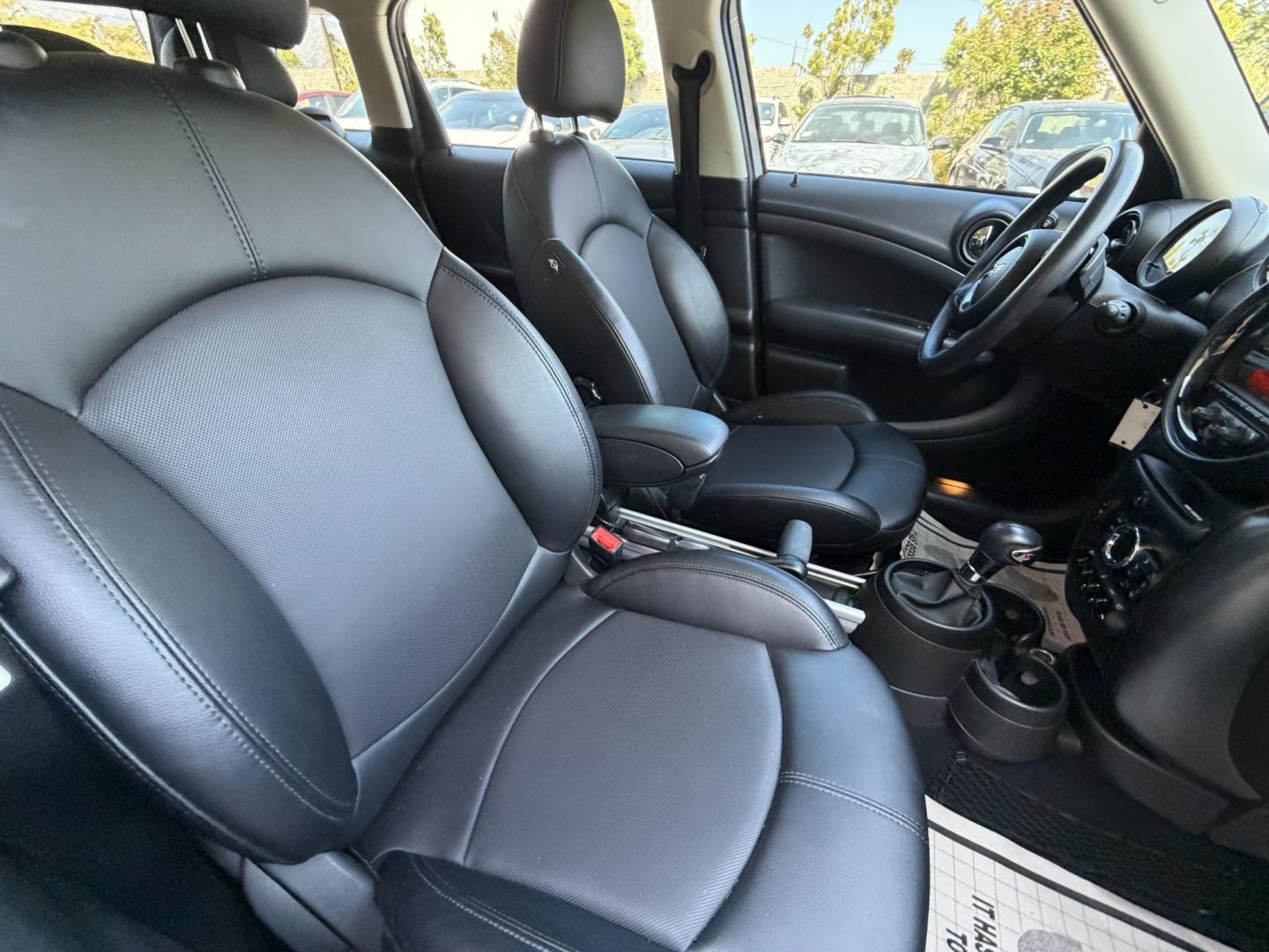 2015 White /BLACK Mini Countryman S (WMWZC3C5XFW) with an 1.6L L4 DOHC 16V TURBO engine, located at 30 S. Berkeley Avenue, Pasadena, CA, 91107, (626) 248-7567, 34.145447, -118.109398 - Photo#16