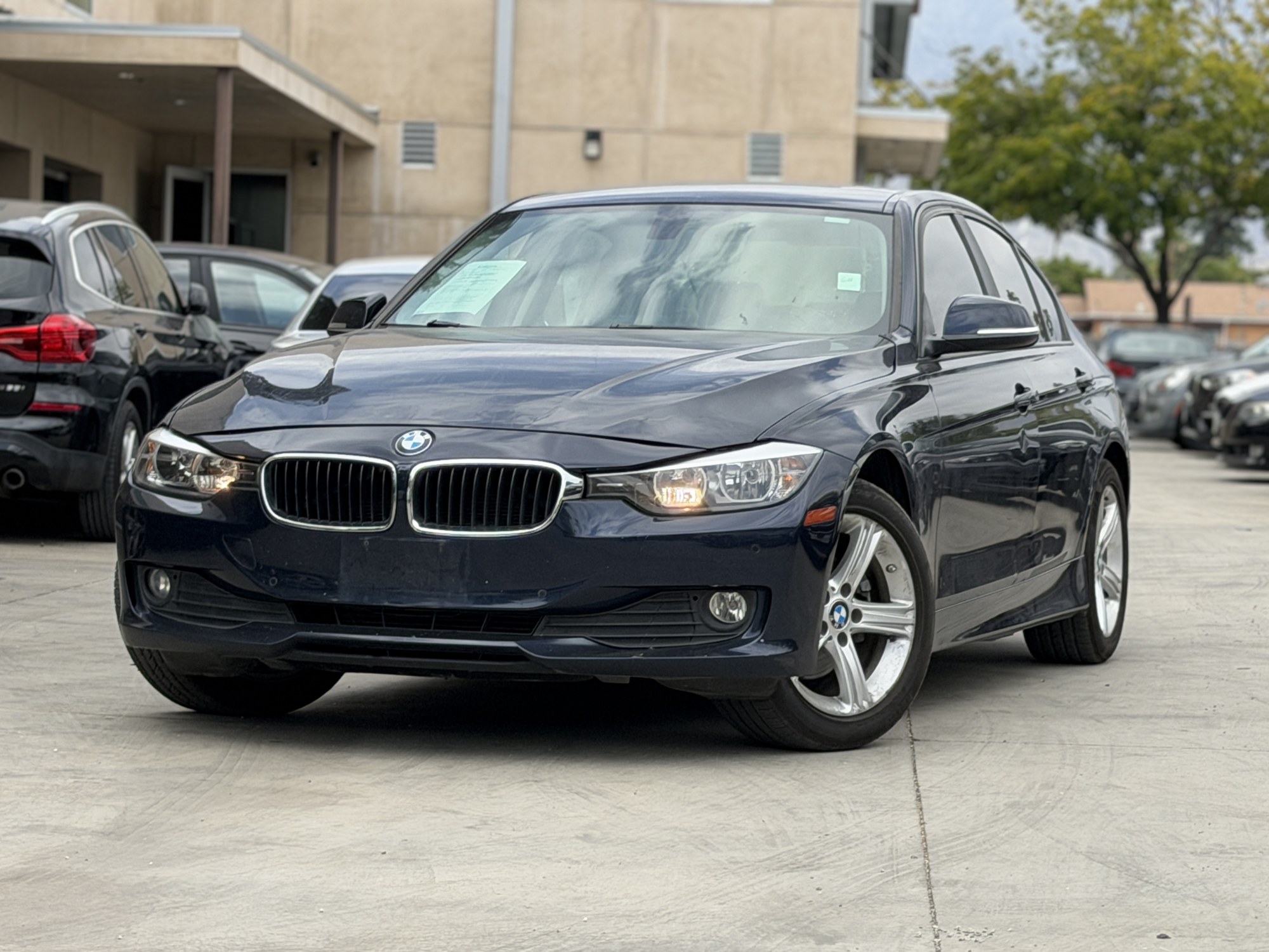 photo of 2013 BMW 3-Series 320i Sedan