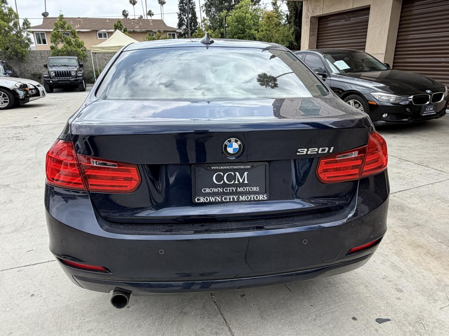 2013 BLUE BMW 3-Series 320i Sedan (WBA3B1C54DF) with an 2.0L L4 DOHC 16V engine, located at 30 S. Berkeley Avenue, Pasadena, CA, 91107, (626) 248-7567, 34.145447, -118.109398 - Photo#7