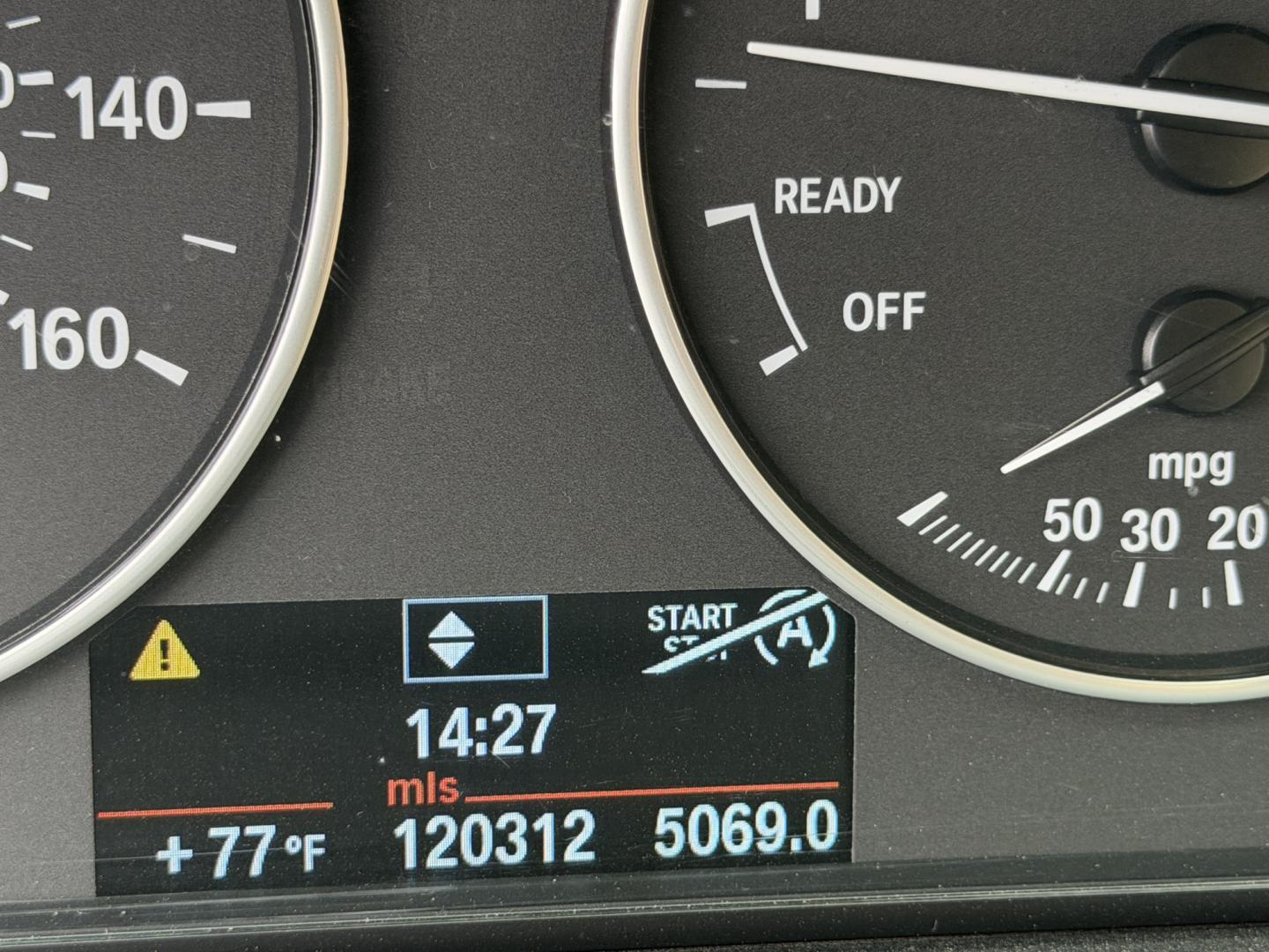 2013 BLUE BMW 3-Series 320i Sedan (WBA3B1C54DF) with an 2.0L L4 DOHC 16V engine, located at 30 S. Berkeley Avenue, Pasadena, CA, 91107, (626) 248-7567, 34.145447, -118.109398 - Photo#15