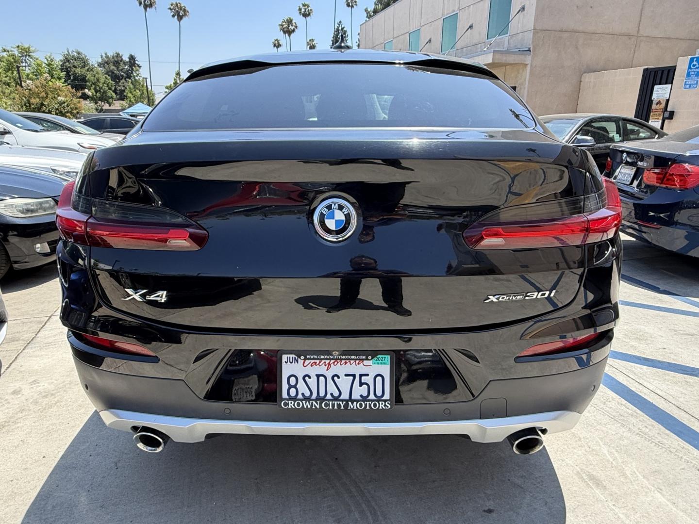 2020 Black /Black BMW X4 xDrive30i (5UX2V1C09LL) with an 2.0L L4 DOHC 16V engine, 8A transmission, located at 30 S. Berkeley Avenue, Pasadena, CA, 91107, (626) 248-7567, 34.145447, -118.109398 - # 2020 BMW X4 xDrive30i for Sale in Pasadena, CA – Buy Here Pay Here Financing Available If you're looking for a luxury SUV that delivers sporty performance, premium comfort, advanced technology, and head-turning style, this 2020 BMW X4 xDrive30i is an outstanding choice. Available now at Crown- Photo#3