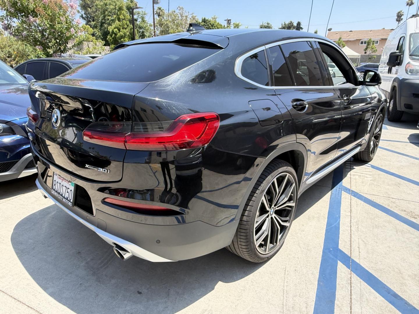 2020 Black /Black BMW X4 xDrive30i (5UX2V1C09LL) with an 2.0L L4 DOHC 16V engine, 8A transmission, located at 30 S. Berkeley Avenue, Pasadena, CA, 91107, (626) 248-7567, 34.145447, -118.109398 - # 2020 BMW X4 xDrive30i for Sale in Pasadena, CA – Buy Here Pay Here Financing Available If you're looking for a luxury SUV that delivers sporty performance, premium comfort, advanced technology, and head-turning style, this 2020 BMW X4 xDrive30i is an outstanding choice. Available now at Crown- Photo#6