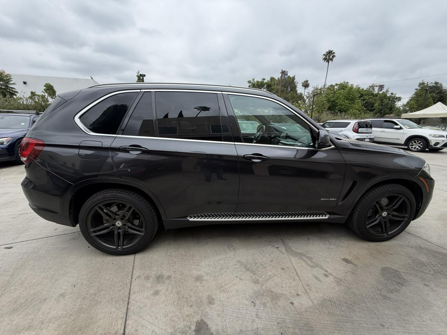 2017 Space Gray Metallic /Black BMW X5 sDrive35i (5UXKR2C35H0) with an 3.0L L6 DOHC 24V engine, 8A transmission, located at 30 S. Berkeley Avenue, Pasadena, CA, 91107, (626) 248-7567, 34.145447, -118.109398 - 2017 BMW X5 xDrive35i for Sale in Pasadena CA – Buy Here Pay Here BMW Financing – Bad Credit Auto Loans – In-House Financing Available Looking for a 2017 BMW X5 for sale in Pasadena, California? Crown City Motors is proud to offer this beautiful 2017 BMW X5 xDrive35i luxury SUV with easy fi- Photo#4