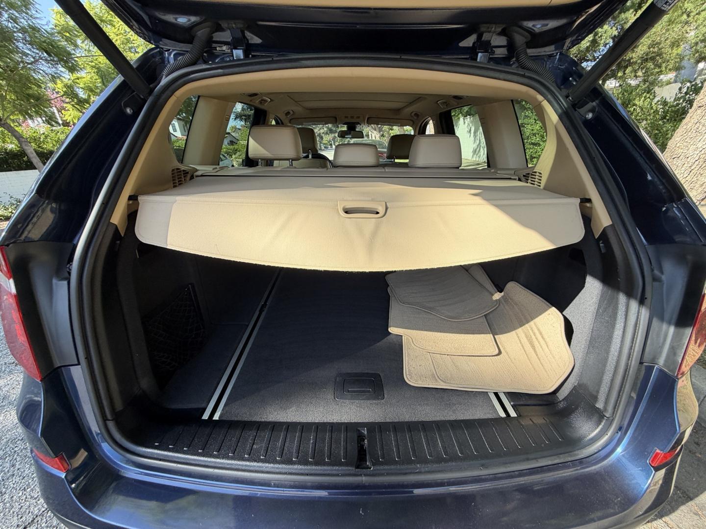 2014 BMW X3 xDrive28i (5UXWX9C5XE0) with an 2.0L L4 DOHC 16V engine, 8-Speed Automatic transmission, located at 30 S. Berkeley Avenue, Pasadena, CA, 91107, (626) 248-7567, 34.145447, -118.109398 - Crown City Motors is a used “Buy Here Pay Here” car dealer in Pasadena CA. “Buy Here Pay Here” financing, means that when you purchase your vehicle from our dealership, that you make the payments to the dealership as well. We do not need the banks approval to get you approved for a used auto- Photo#11