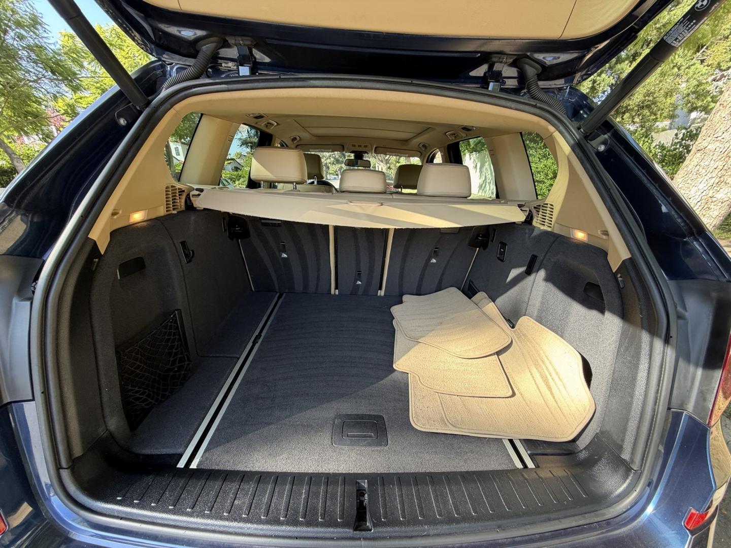 2014 BMW X3 xDrive28i (5UXWX9C5XE0) with an 2.0L L4 DOHC 16V engine, 8-Speed Automatic transmission, located at 30 S. Berkeley Avenue, Pasadena, CA, 91107, (626) 248-7567, 34.145447, -118.109398 - Crown City Motors is a used “Buy Here Pay Here” car dealer in Pasadena CA. “Buy Here Pay Here” financing, means that when you purchase your vehicle from our dealership, that you make the payments to the dealership as well. We do not need the banks approval to get you approved for a used auto- Photo#12