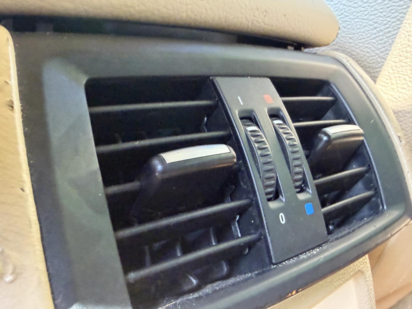 2014 BMW X3 xDrive28i (5UXWX9C5XE0) with an 2.0L L4 DOHC 16V engine, 8-Speed Automatic transmission, located at 30 S. Berkeley Avenue, Pasadena, CA, 91107, (626) 248-7567, 34.145447, -118.109398 - Crown City Motors is a used “Buy Here Pay Here” car dealer in Pasadena CA. “Buy Here Pay Here” financing, means that when you purchase your vehicle from our dealership, that you make the payments to the dealership as well. We do not need the banks approval to get you approved for a used auto- Photo#13