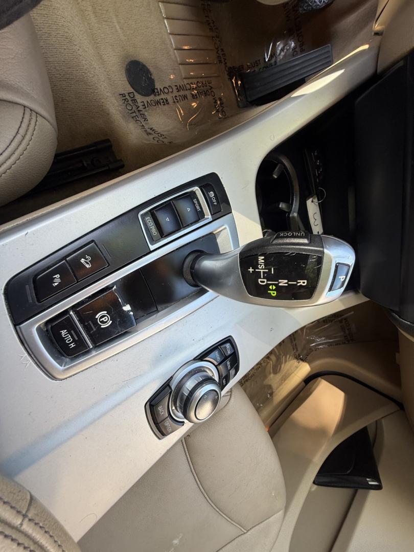 2014 BMW X3 xDrive28i (5UXWX9C5XE0) with an 2.0L L4 DOHC 16V engine, 8-Speed Automatic transmission, located at 30 S. Berkeley Avenue, Pasadena, CA, 91107, (626) 248-7567, 34.145447, -118.109398 - Crown City Motors is a used “Buy Here Pay Here” car dealer in Pasadena CA. “Buy Here Pay Here” financing, means that when you purchase your vehicle from our dealership, that you make the payments to the dealership as well. We do not need the banks approval to get you approved for a used auto- Photo#20