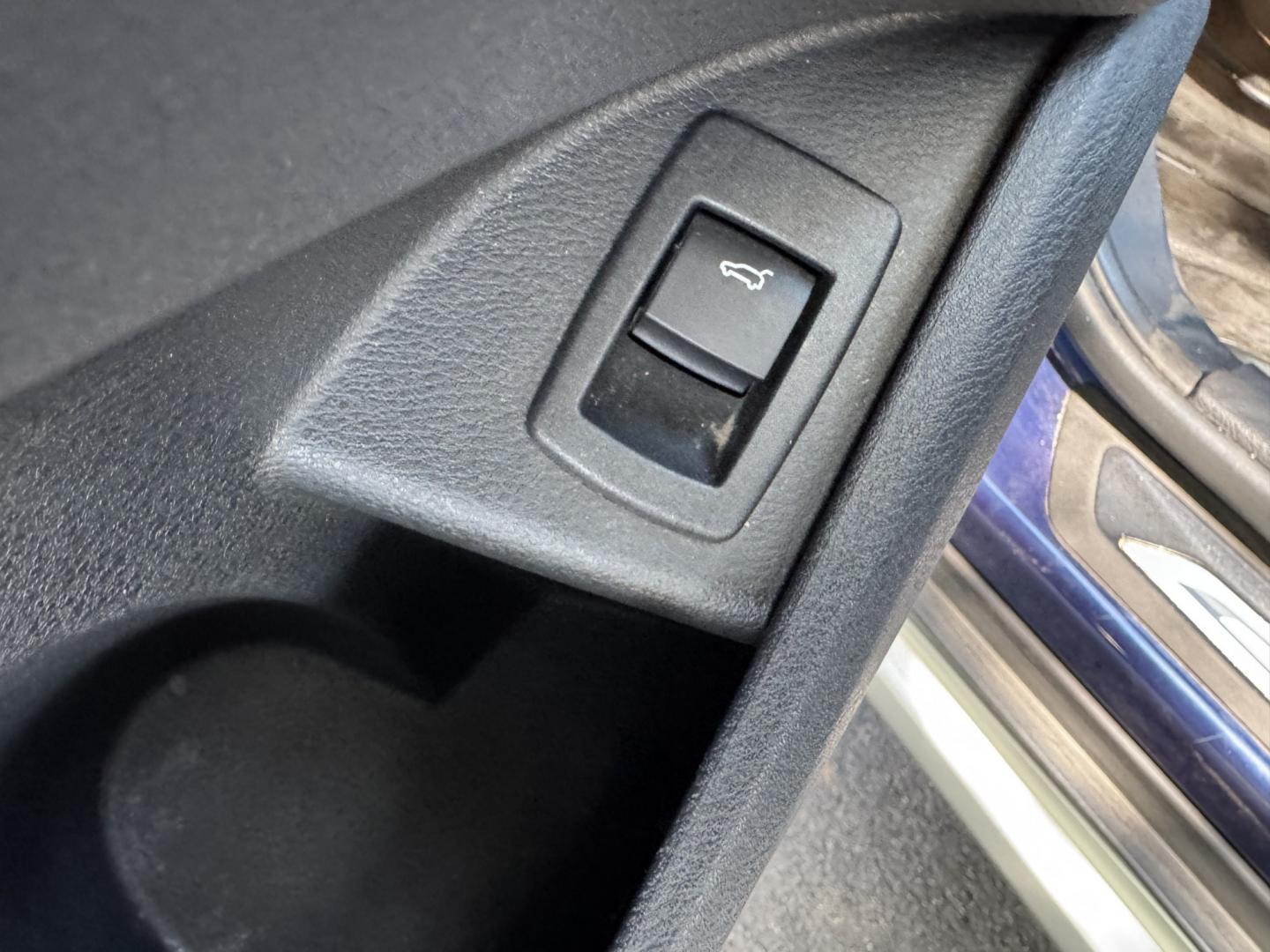 2018 Mediterranean Blue Metallic /Black BMW X1 xDrive28i (WBXHT3C32J5) with an 2.0L L4 DOHC 16V engine, 8A transmission, located at 30 S. Berkeley Avenue, Pasadena, CA, 91107, (626) 248-7567, 34.145447, -118.109398 - Decoding VIN WBXHT3C32J5K23620: Vehicle: 2018 BMW X1 sDrive28i (F48 Generation) Engine: 2.0L TwinPower Turbo Inline 4-Cylinder Drivetrain: Front-Wheel Drive (FWD / sDrive) Body Style: Premium Compact Luxury Sports Activity Vehicle (SAV / Crossover) A late-model luxury crossover like t- Photo#16