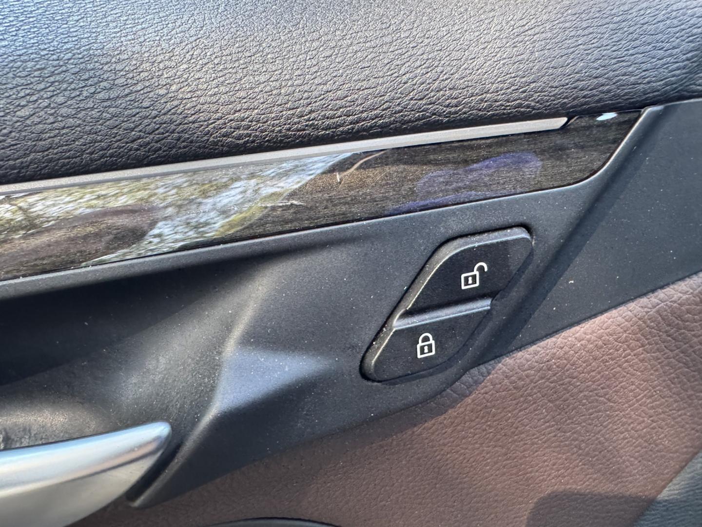 2018 Mediterranean Blue Metallic /Black BMW X1 xDrive28i (WBXHT3C32J5) with an 2.0L L4 DOHC 16V engine, 8A transmission, located at 30 S. Berkeley Avenue, Pasadena, CA, 91107, (626) 248-7567, 34.145447, -118.109398 - Decoding VIN WBXHT3C32J5K23620: Vehicle: 2018 BMW X1 sDrive28i (F48 Generation) Engine: 2.0L TwinPower Turbo Inline 4-Cylinder Drivetrain: Front-Wheel Drive (FWD / sDrive) Body Style: Premium Compact Luxury Sports Activity Vehicle (SAV / Crossover) A late-model luxury crossover like t- Photo#24