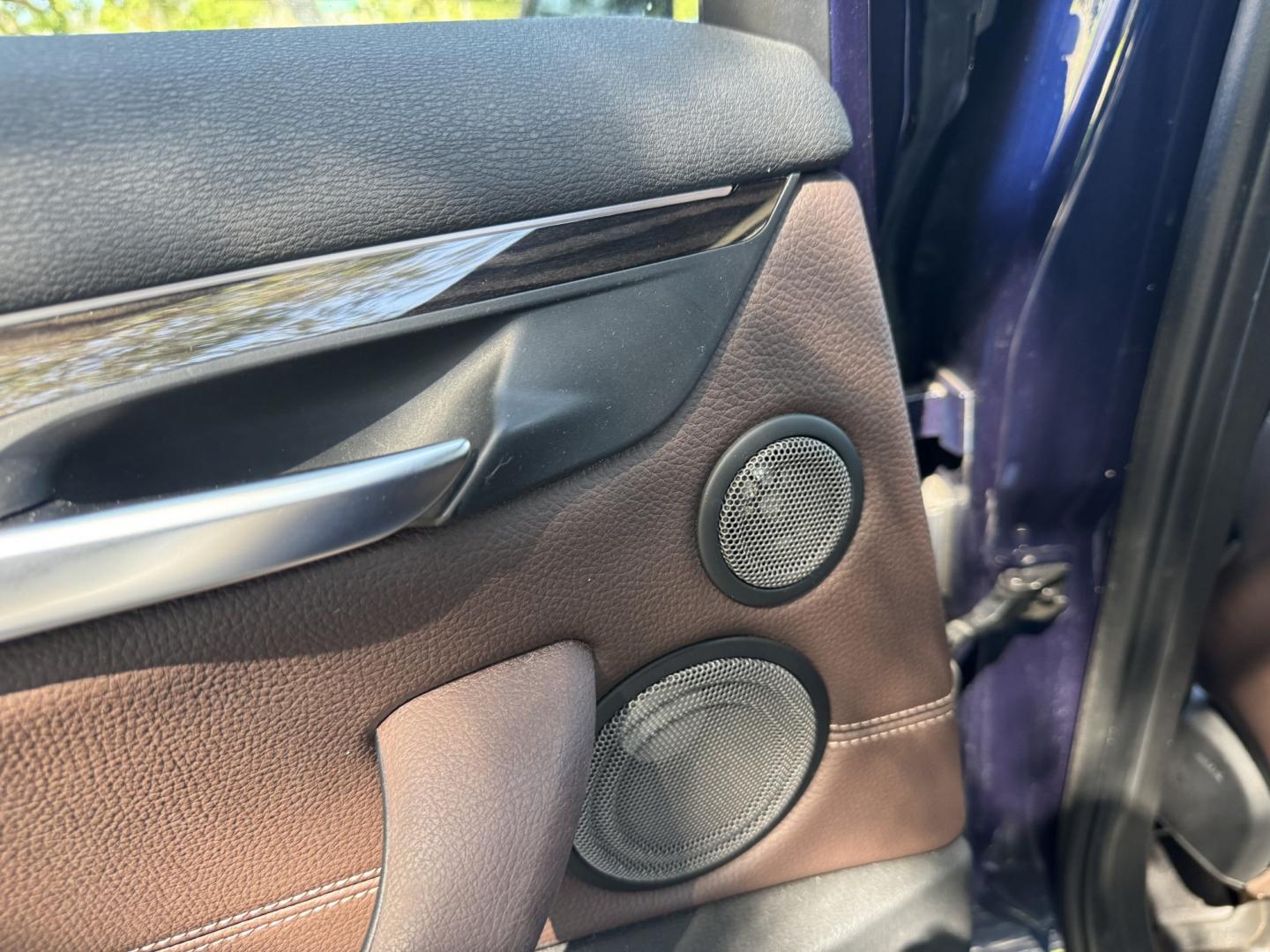 2018 Mediterranean Blue Metallic /Black BMW X1 xDrive28i (WBXHT3C32J5) with an 2.0L L4 DOHC 16V engine, 8A transmission, located at 30 S. Berkeley Avenue, Pasadena, CA, 91107, (626) 248-7567, 34.145447, -118.109398 - Decoding VIN WBXHT3C32J5K23620: Vehicle: 2018 BMW X1 sDrive28i (F48 Generation) Engine: 2.0L TwinPower Turbo Inline 4-Cylinder Drivetrain: Front-Wheel Drive (FWD / sDrive) Body Style: Premium Compact Luxury Sports Activity Vehicle (SAV / Crossover) A late-model luxury crossover like t- Photo#29