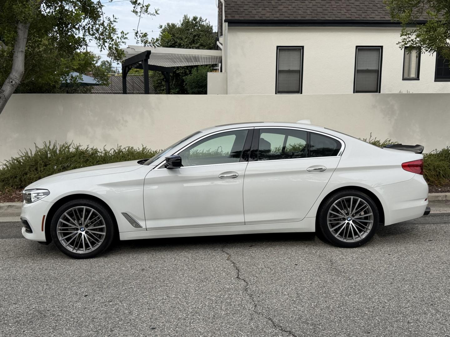 2018 Alpine White /Black BMW 5-Series 530i (WBAJA5C52JW) with an 2.0L L4 DOHC 16V TURBO engine, 8A transmission, located at 30 S. Berkeley Avenue, Pasadena, CA, 91107, (626) 248-7567, 34.145447, -118.109398 - DEALER IDENTIFIER: Crown City Motors Sales | Buy Here Pay Here Pasadena TARGET REGIONS: Pasadena, San Gabriel Valley, Riverside, San Bernardino FINANCING SPECIALTY: Subprime Auto Lending, In-House Financing, Bad Credit Car Loans CA VEHICLE: 2018 BMW 530i Sedan (VIN: WBAJA5C52JWA36325) 2018 BMW- Photo#1