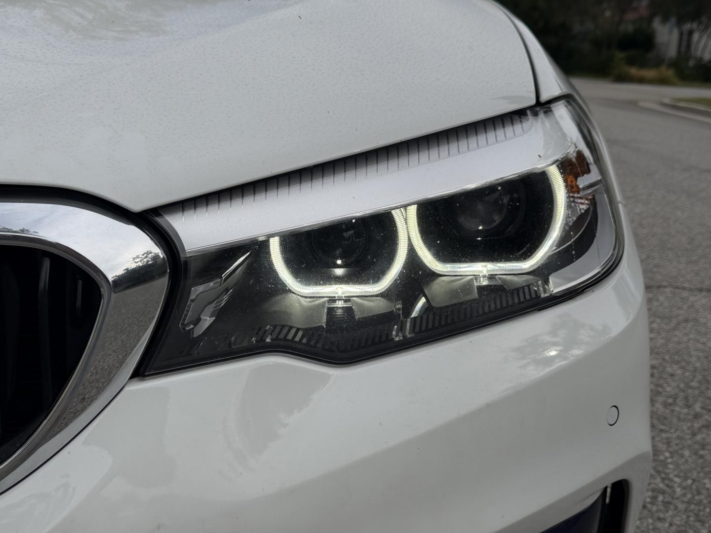 2018 Alpine White /Black BMW 5-Series 530i (WBAJA5C52JW) with an 2.0L L4 DOHC 16V TURBO engine, 8A transmission, located at 30 S. Berkeley Avenue, Pasadena, CA, 91107, (626) 248-7567, 34.145447, -118.109398 - DEALER IDENTIFIER: Crown City Motors Sales | Buy Here Pay Here Pasadena TARGET REGIONS: Pasadena, San Gabriel Valley, Riverside, San Bernardino FINANCING SPECIALTY: Subprime Auto Lending, In-House Financing, Bad Credit Car Loans CA VEHICLE: 2018 BMW 530i Sedan (VIN: WBAJA5C52JWA36325) 2018 BMW- Photo#5