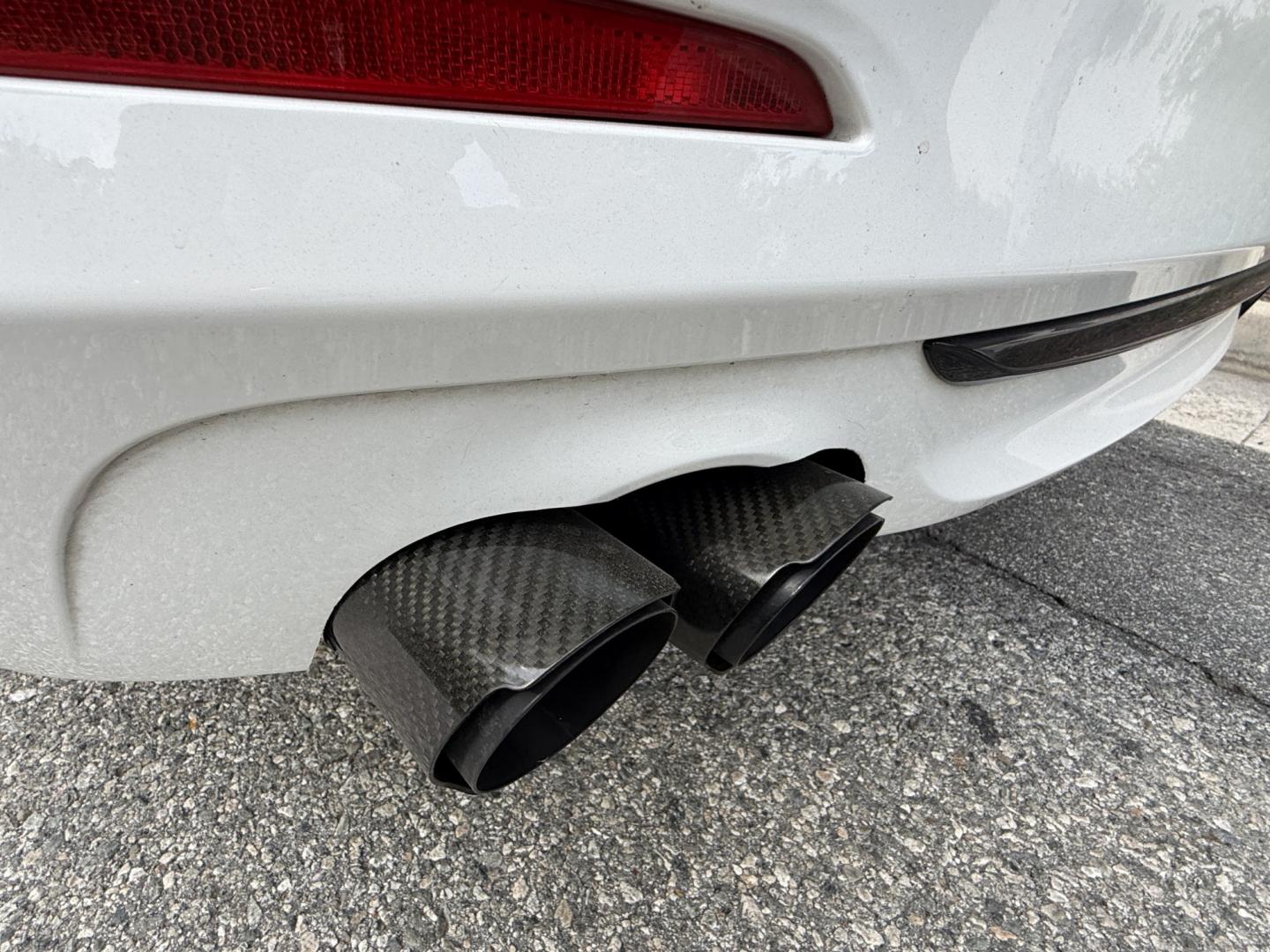 2018 Alpine White /Black BMW 5-Series 530i (WBAJA5C52JW) with an 2.0L L4 DOHC 16V TURBO engine, 8A transmission, located at 30 S. Berkeley Avenue, Pasadena, CA, 91107, (626) 248-7567, 34.145447, -118.109398 - DEALER IDENTIFIER: Crown City Motors Sales | Buy Here Pay Here Pasadena TARGET REGIONS: Pasadena, San Gabriel Valley, Riverside, San Bernardino FINANCING SPECIALTY: Subprime Auto Lending, In-House Financing, Bad Credit Car Loans CA VEHICLE: 2018 BMW 530i Sedan (VIN: WBAJA5C52JWA36325) 2018 BMW- Photo#12