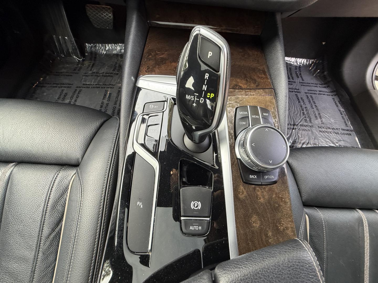 2018 Alpine White /Black BMW 5-Series 530i (WBAJA5C52JW) with an 2.0L L4 DOHC 16V TURBO engine, 8A transmission, located at 30 S. Berkeley Avenue, Pasadena, CA, 91107, (626) 248-7567, 34.145447, -118.109398 - DEALER IDENTIFIER: Crown City Motors Sales | Buy Here Pay Here Pasadena TARGET REGIONS: Pasadena, San Gabriel Valley, Riverside, San Bernardino FINANCING SPECIALTY: Subprime Auto Lending, In-House Financing, Bad Credit Car Loans CA VEHICLE: 2018 BMW 530i Sedan (VIN: WBAJA5C52JWA36325) 2018 BMW- Photo#31