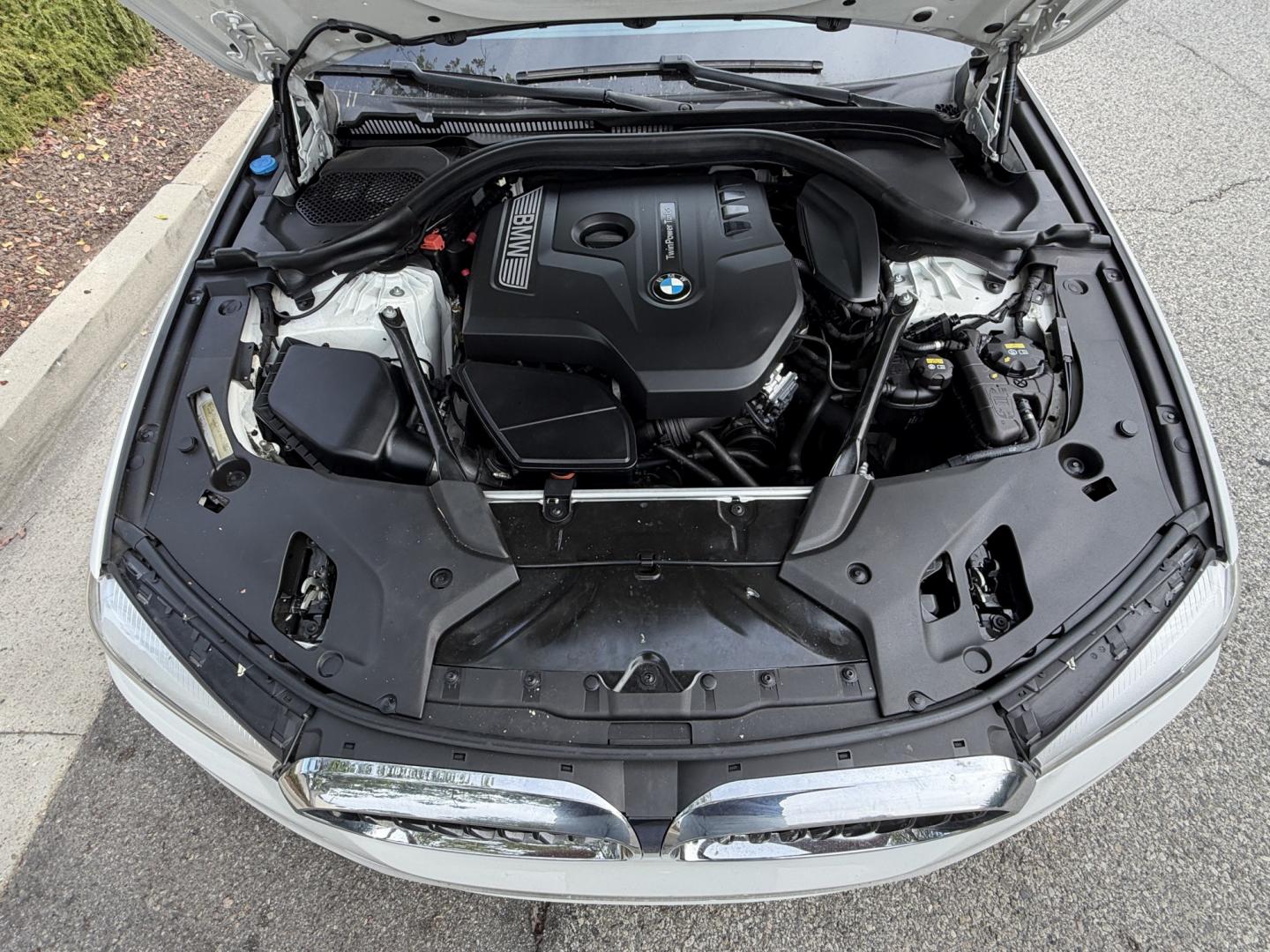 2018 Alpine White /Black BMW 5-Series 530i (WBAJA5C52JW) with an 2.0L L4 DOHC 16V TURBO engine, 8A transmission, located at 30 S. Berkeley Avenue, Pasadena, CA, 91107, (626) 248-7567, 34.145447, -118.109398 - DEALER IDENTIFIER: Crown City Motors Sales | Buy Here Pay Here Pasadena TARGET REGIONS: Pasadena, San Gabriel Valley, Riverside, San Bernardino FINANCING SPECIALTY: Subprime Auto Lending, In-House Financing, Bad Credit Car Loans CA VEHICLE: 2018 BMW 530i Sedan (VIN: WBAJA5C52JWA36325) 2018 BMW- Photo#35