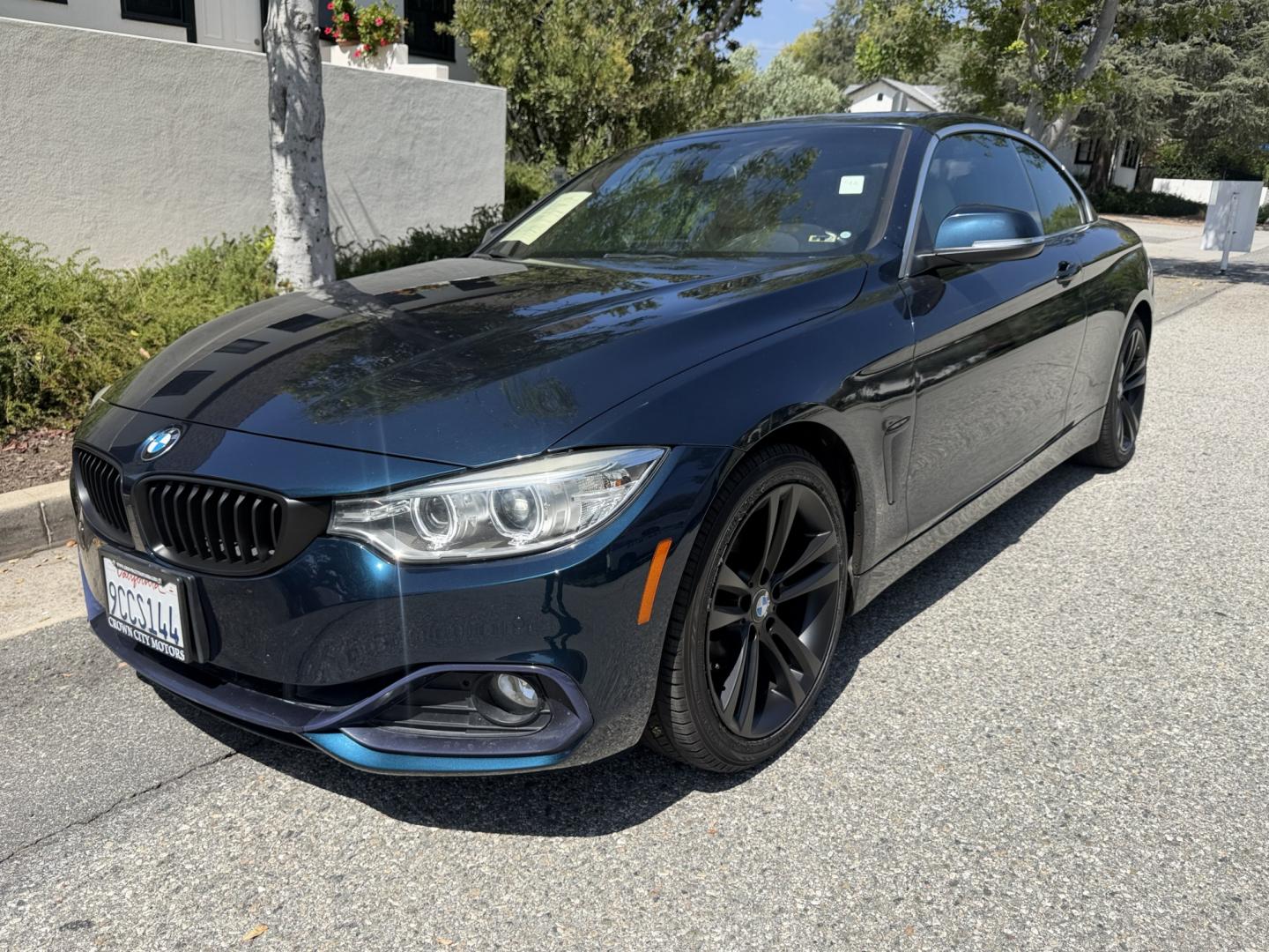 2016 Mediterranean Blue Metallic /Gray BMW 4-Series 428i SULEV Convertible (WBA3V7C56G5) with an 2.0L L4 DOHC 16V engine, 8A transmission, located at 30 S. Berkeley Avenue, Pasadena, CA, 91107, (626) 248-7567, 34.145447, -118.109398 - DEALER IDENTIFIER: Crown City Motors Sales | Buy Here Pay Here Pasadena TARGET REGIONS: Pasadena, San Gabriel Valley, Riverside, San Bernardino FINANCING SPECIALTY: Subprime Auto Lending, In-House Financing, Bad Credit Car Loans CA VEHICLE: 2016 BMW 328i Sedan (VIN: WBA3V7C56G5A26906) 2016 BMW- Photo#8