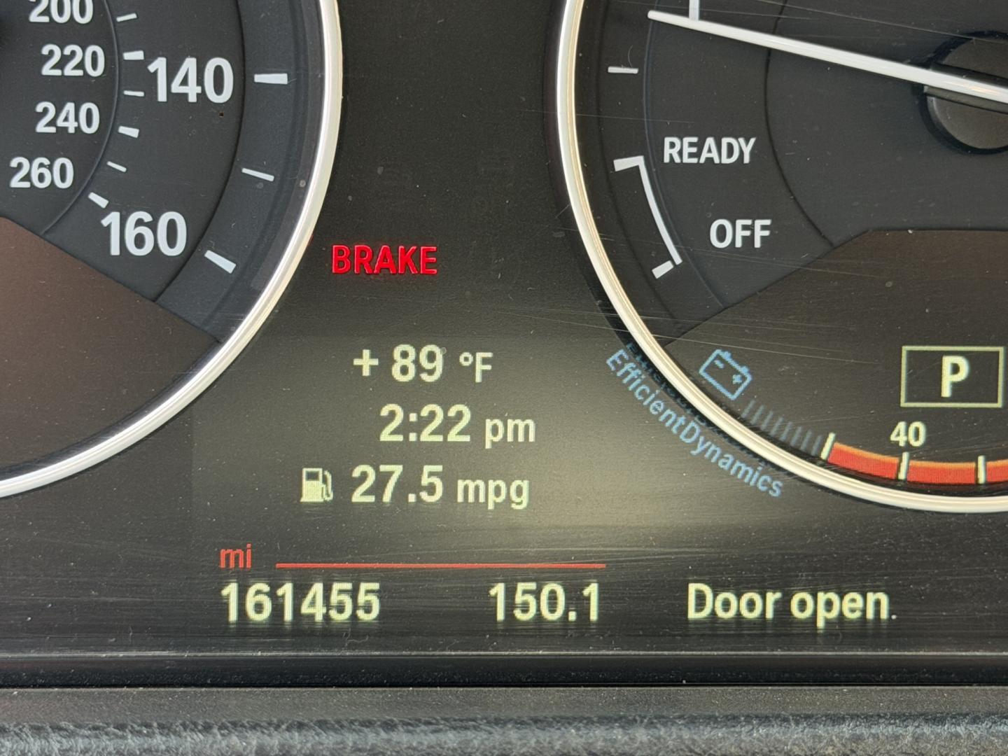 2014 Alpine White /Black BMW 3-Series 328i Sedan (WBA3C1C56EK) with an 2.0L L4 DOHC 16V engine, Automatic transmission, located at 30 S. Berkeley Avenue, Pasadena, CA, 91107, (626) 248-7567, 34.145447, -118.109398 - DEALER IDENTIFIER: Crown City Motors Sales | Buy Here Pay Here Pasadena TARGET REGIONS: Pasadena, San Gabriel Valley, Riverside, San Bernardino FINANCING SPECIALTY: Subprime Auto Lending, In-House Financing, Bad Credit Car Loans CA VEHICLE: 2014 BMW 320i Sedan (VIN: WBA3C1C56EK105247) 2014 BMW- Photo#18
