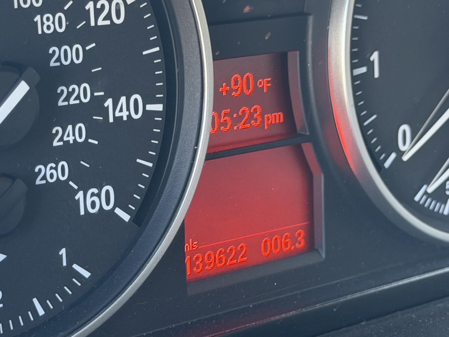 2014 Alpine White BMW X1 xDrive28i (WBAVL1C58EV) with an 2.0L L4 DOHC 16V engine, 8-Speed Automatic transmission, located at 30 S. Berkeley Avenue, Pasadena, CA, 91107, (626) 248-7567, 34.145447, -118.109398 - DEALER IDENTIFIER: Crown City Motors Sales | Buy Here Pay Here Pasadena TARGET REGIONS: Pasadena, San Gabriel Valley, Riverside, San Bernardino FINANCING SPECIALTY: Subprime Auto Lending, In-House Financing, Bad Credit Car Loans CA VEHICLE: 2014 BMW X1 xDrive28i AWD (VIN: WBAVL1C58EVY15967) 20- Photo#15