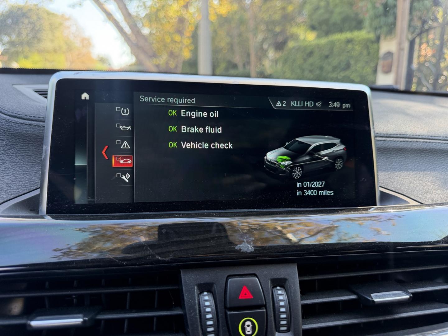 2018 /Sunset Orange Metallic BMW X2 xDrive28i (WBXYJ5C39JE) with an 2.0L L4 DOHC 16V engine, 8A transmission, located at 30 S. Berkeley Avenue, Pasadena, CA, 91107, (626) 248-7567, 34.145447, -118.109398 - DEALER IDENTIFIER: Crown City Motors Sales | Buy Here Pay Here Pasadena TARGET REGIONS: Pasadena, San Gabriel Valley, Riverside, San Bernardino FINANCING SPECIALTY: Subprime Auto Lending, In-House Financing, Bad Credit Car Loans CA VEHICLE: 2018 BMW X3 xDrive30i AWD SAV (VIN: WBXYJ5C39JEB19193)- Photo#17