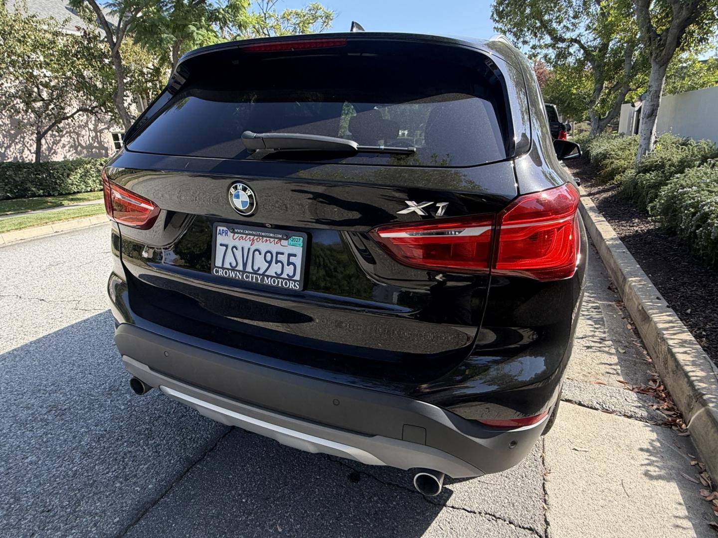 2016 Black /black BMW X1 xDrive28i (WBXHT3C35G5) with an 2.0L L4 DOHC 16V engine, 8A transmission, located at 30 S. Berkeley Avenue, Pasadena, CA, 91107, (626) 248-7567, 34.145447, -118.109398- Photo#4