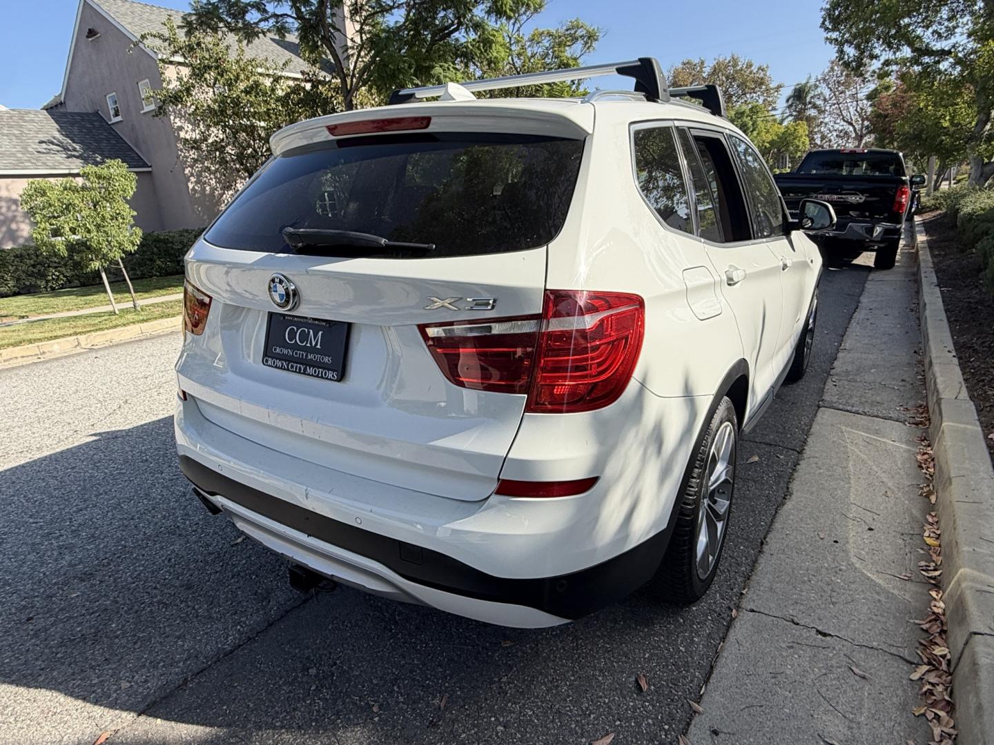 2015 BMW X3 xDrive28i (5UXWX9C5XF0) with an 2.0L L4 DOHC 16V engine, 8-Speed Automatic transmission, located at 30 S. Berkeley Avenue, Pasadena, CA, 91107, (626) 248-7567, 34.145447, -118.109398- Photo#4