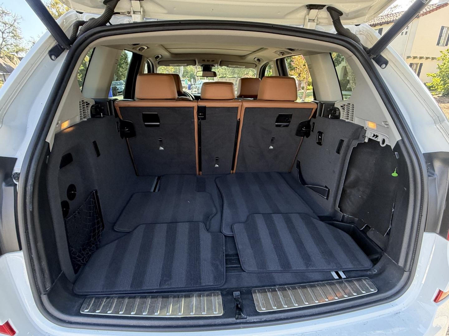 2015 BMW X3 xDrive28i (5UXWX9C5XF0) with an 2.0L L4 DOHC 16V engine, 8-Speed Automatic transmission, located at 30 S. Berkeley Avenue, Pasadena, CA, 91107, (626) 248-7567, 34.145447, -118.109398- Photo#13